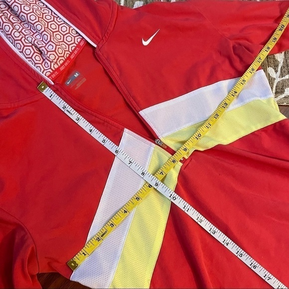 Nike Fit Dry Half Zip Hooded Jacket Size M - Picture 2 of 10